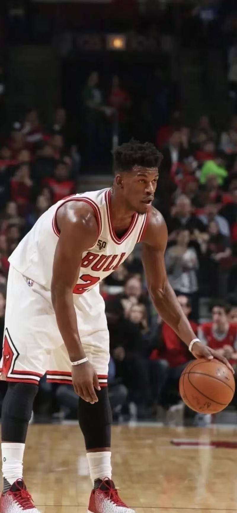巴特勒在勇士比赛中出色防守，晋级下一阶段引发热议！